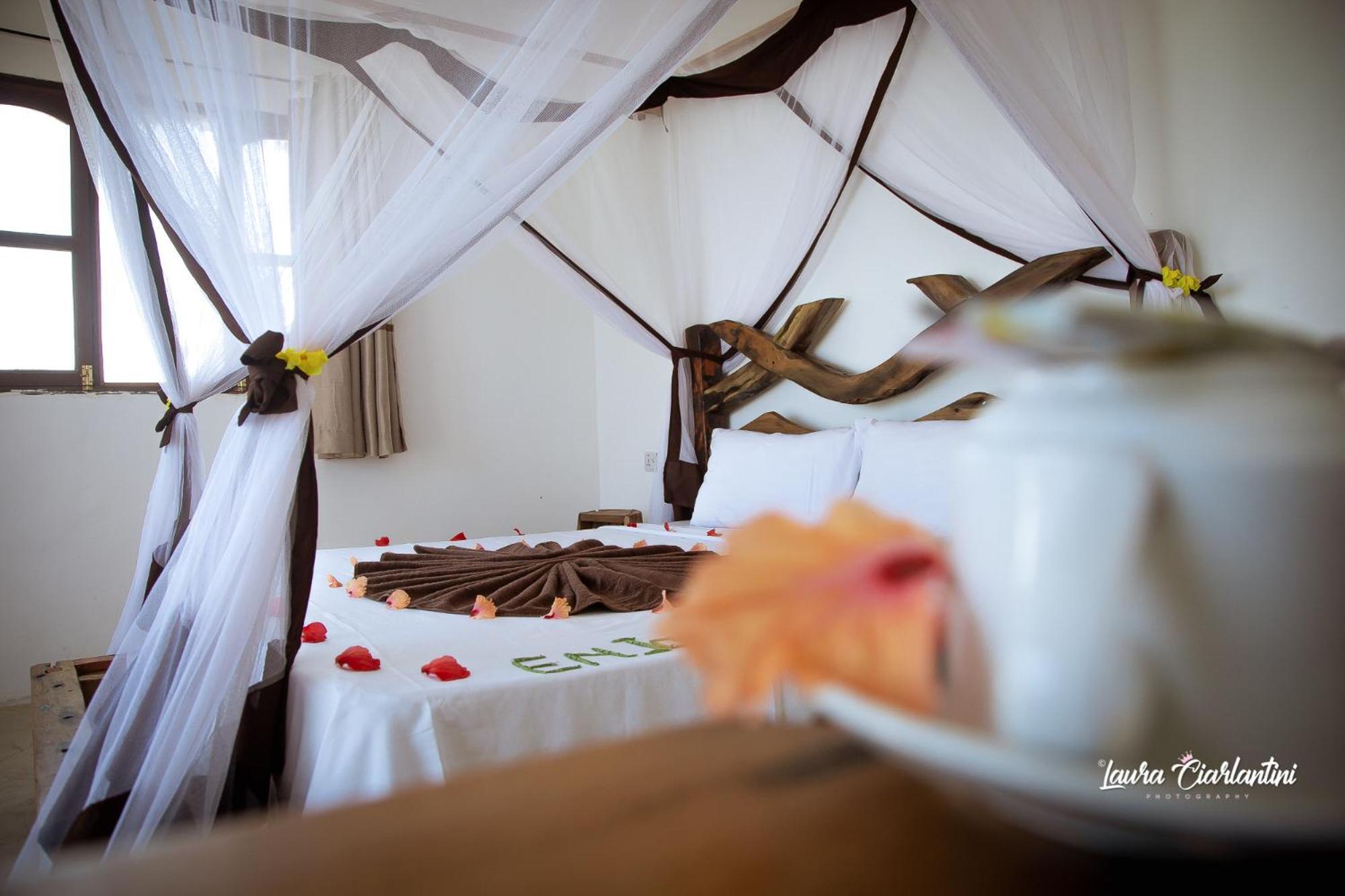 Uroa Zanzibar Vera Beach Hotel By Moonshine Dikoni Εξωτερικό φωτογραφία